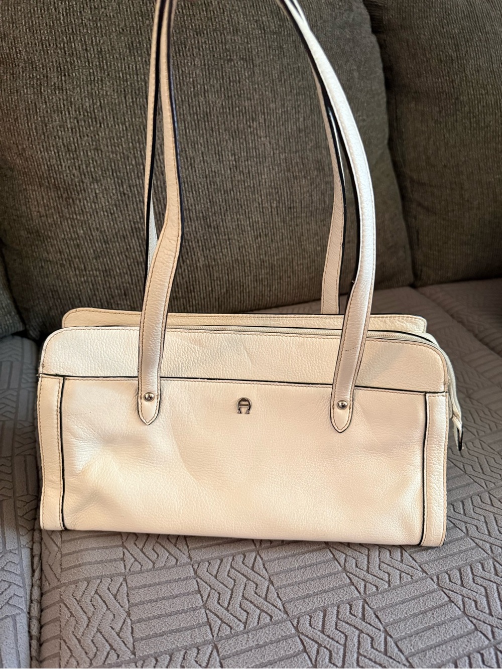 Vintage Etienne Aigner Cream Leather Shoulder Bag